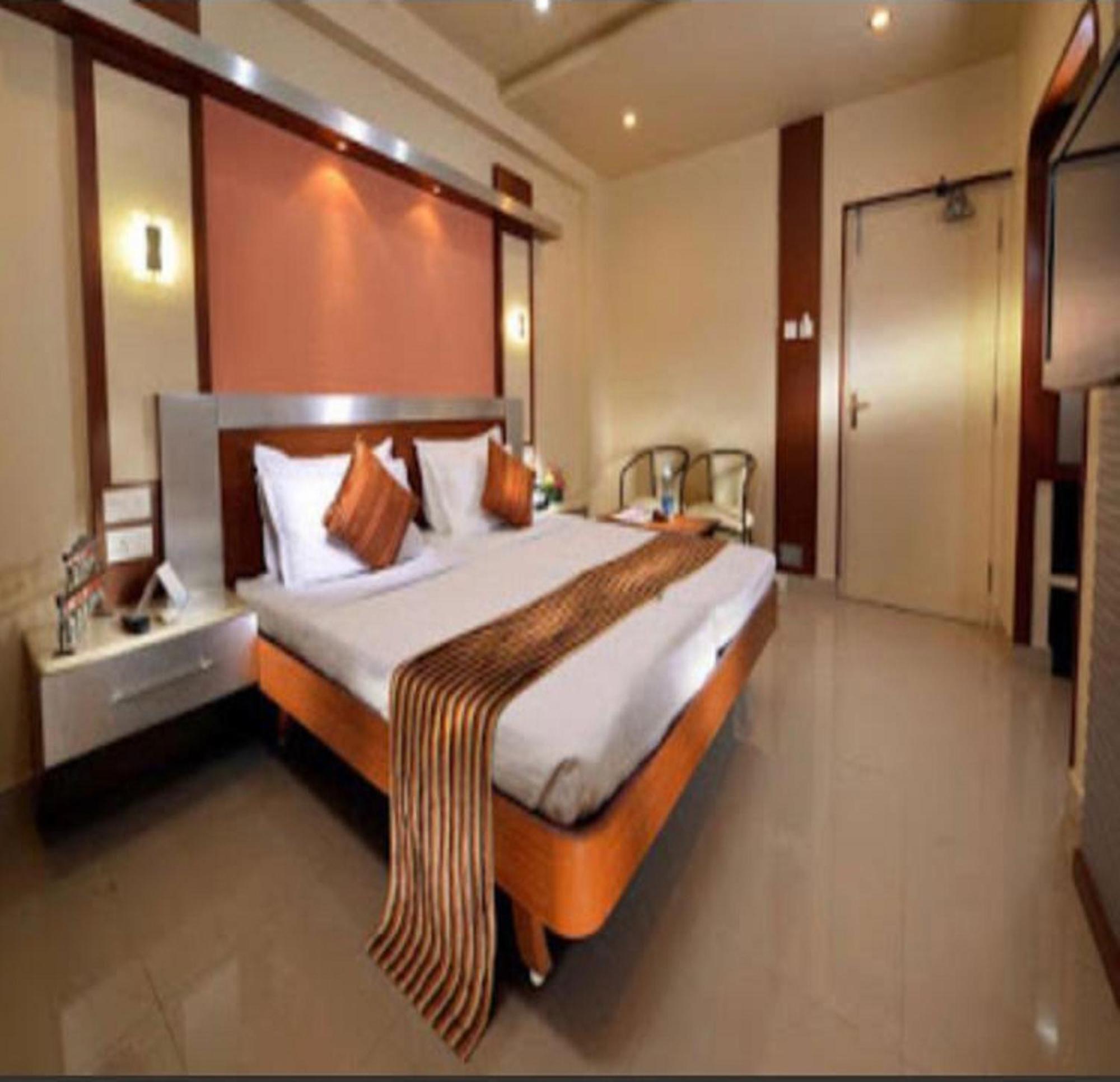 Navaratna Delight Coimbatore Exterior photo